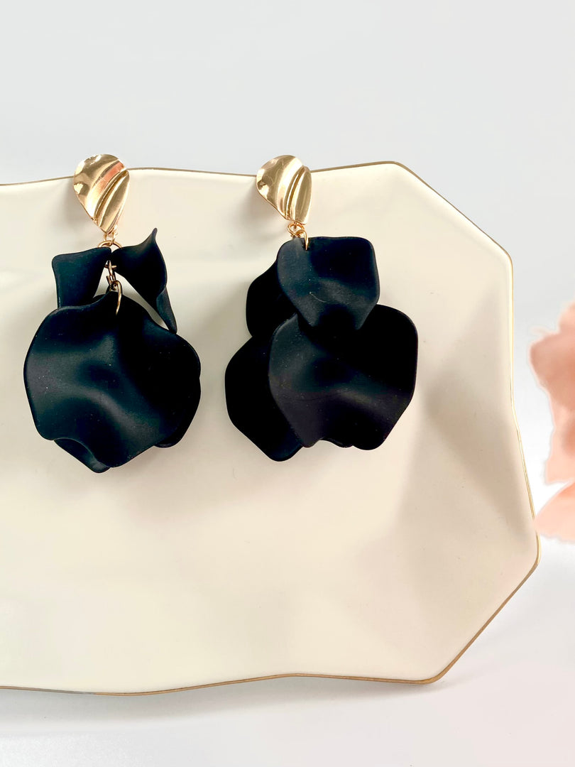 Black Dangling Earrings