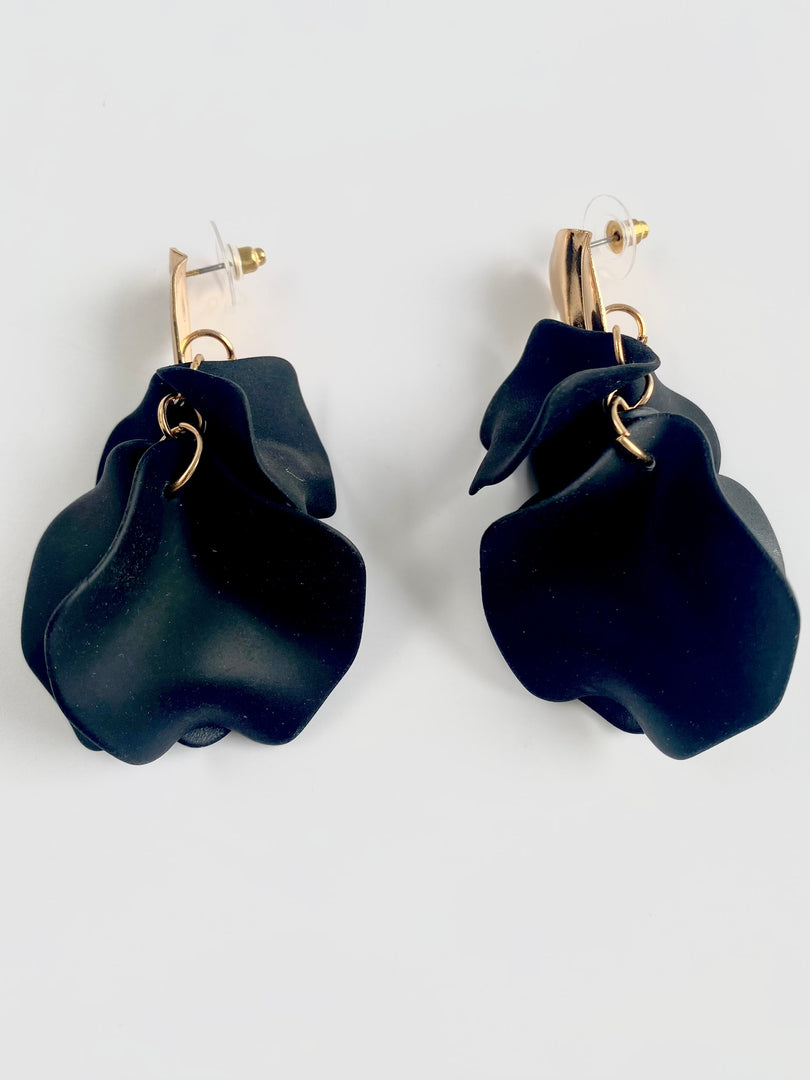 Black Dangling Earrings