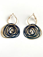 Load image into Gallery viewer, Black N Golden Flower Earrings