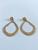 Load image into Gallery viewer, Filled With Love Earrings