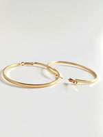 Load image into Gallery viewer, Flat Golden Loop Earrings