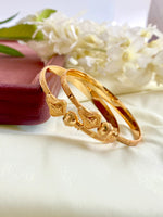 Load image into Gallery viewer, Head On Gold Bangle Set of Two