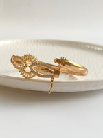 Load image into Gallery viewer, Leaf n Circle Gold Diamond Bangle Bracelet