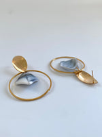 Load image into Gallery viewer, Marble N Golden Round Earrings