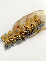 Load image into Gallery viewer, Series Of Grey Kundan Circles Choker Set