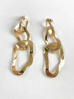 Load image into Gallery viewer, Shiny Twisted Golden Earrings