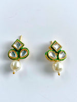 Load image into Gallery viewer, White Delicate Stunning Choker Set