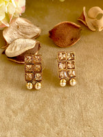 Load image into Gallery viewer, White Drops Pear Polki Necklace Set