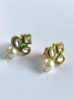 Load image into Gallery viewer, White Delicate Stunning Choker Set