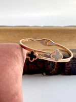 Load image into Gallery viewer, Black N White Marble Finish Flower Rose Gold Bracelet