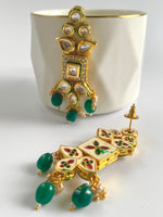 Load image into Gallery viewer, Elegance Personified Green Kundan Choker Set!