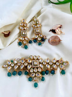 Load image into Gallery viewer, Elegance Personified Green Kundan Choker Set!