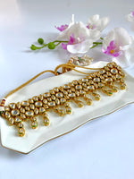 Load image into Gallery viewer, Omnipresent Kundan Gold Necklace Set