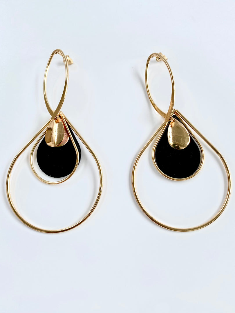 Elizabeth Multishaped Black and Golden Big Earrings