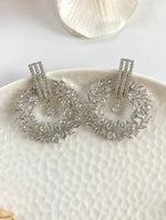 Load image into Gallery viewer, Glittery White Diamond Circle Dangler Earrings
