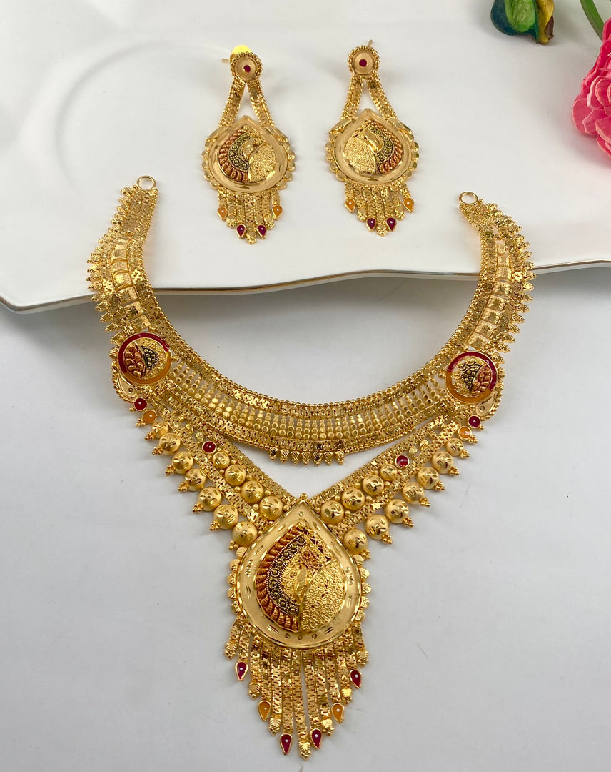 Layered Traditional Gold Necklace Set