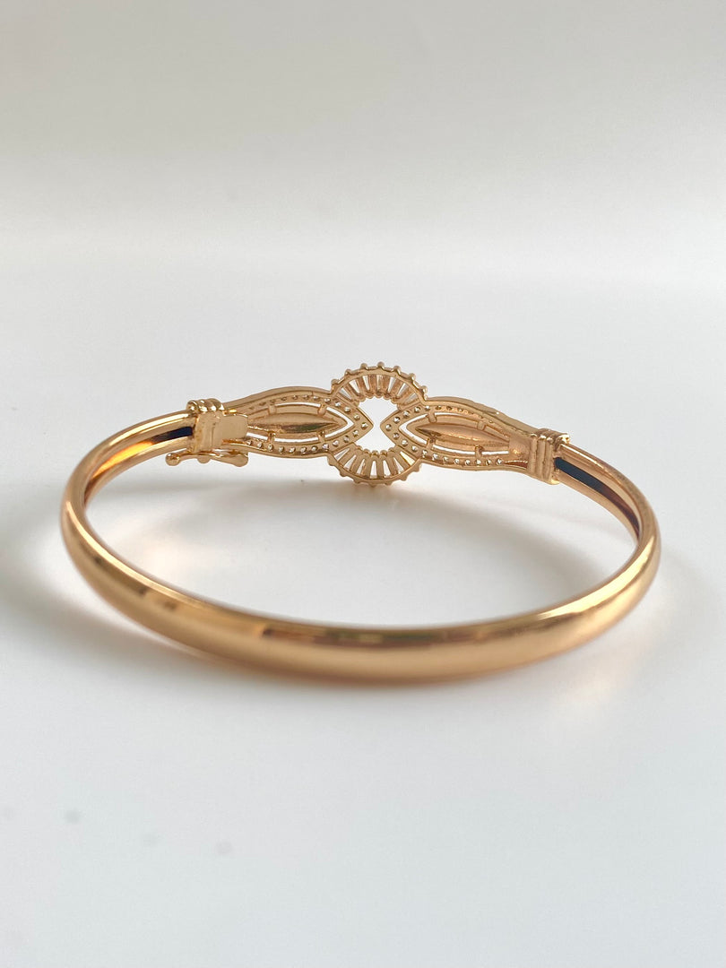 Leaf n Circle Gold Diamond Bangle Bracelet