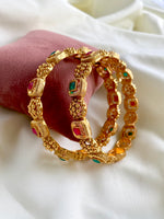 Load image into Gallery viewer, Living The Tradition Red &amp; Green Bangle Set Of Two
