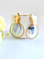 Load image into Gallery viewer, Marble N Golden Round Earrings

