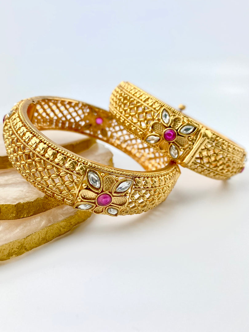 Matte Golden Net Classy White & Pink Kundan Bangle Set Of Two