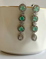 Load image into Gallery viewer, Mint Green Round Diamond Necklace Set
