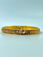 Load image into Gallery viewer, Noor Daily Waer Golden Polki Bangle Set Of Four
