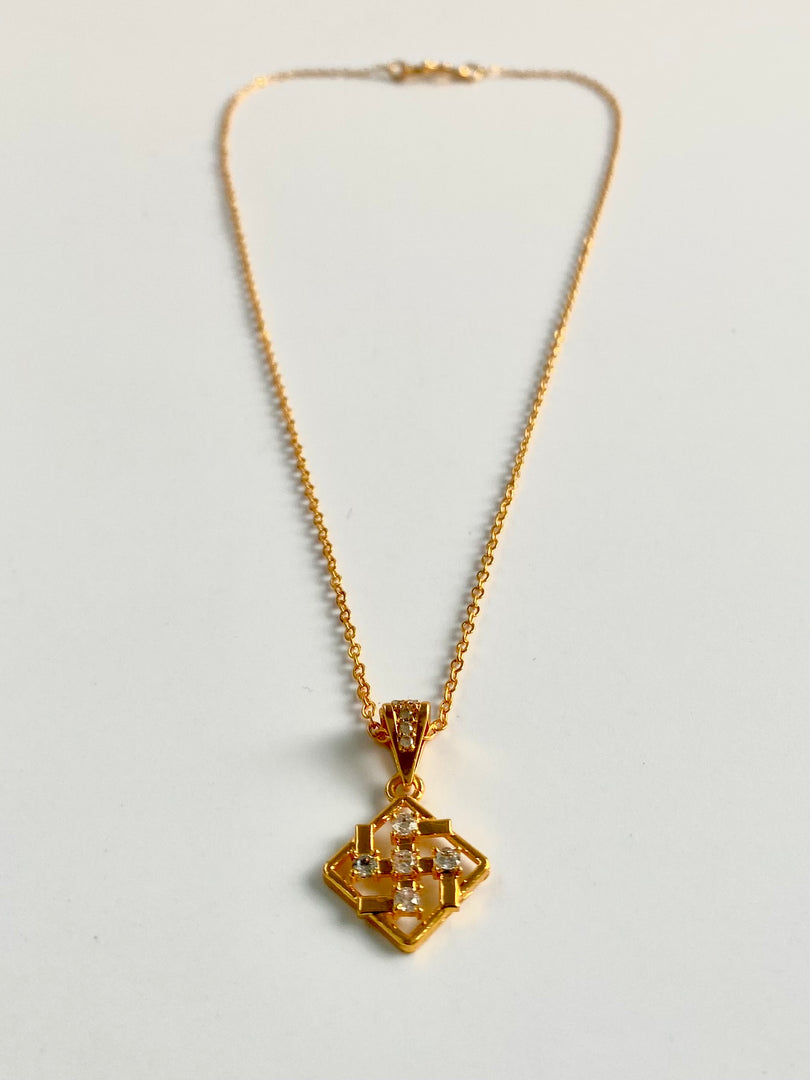 Sathiya Gold Chain Pendant