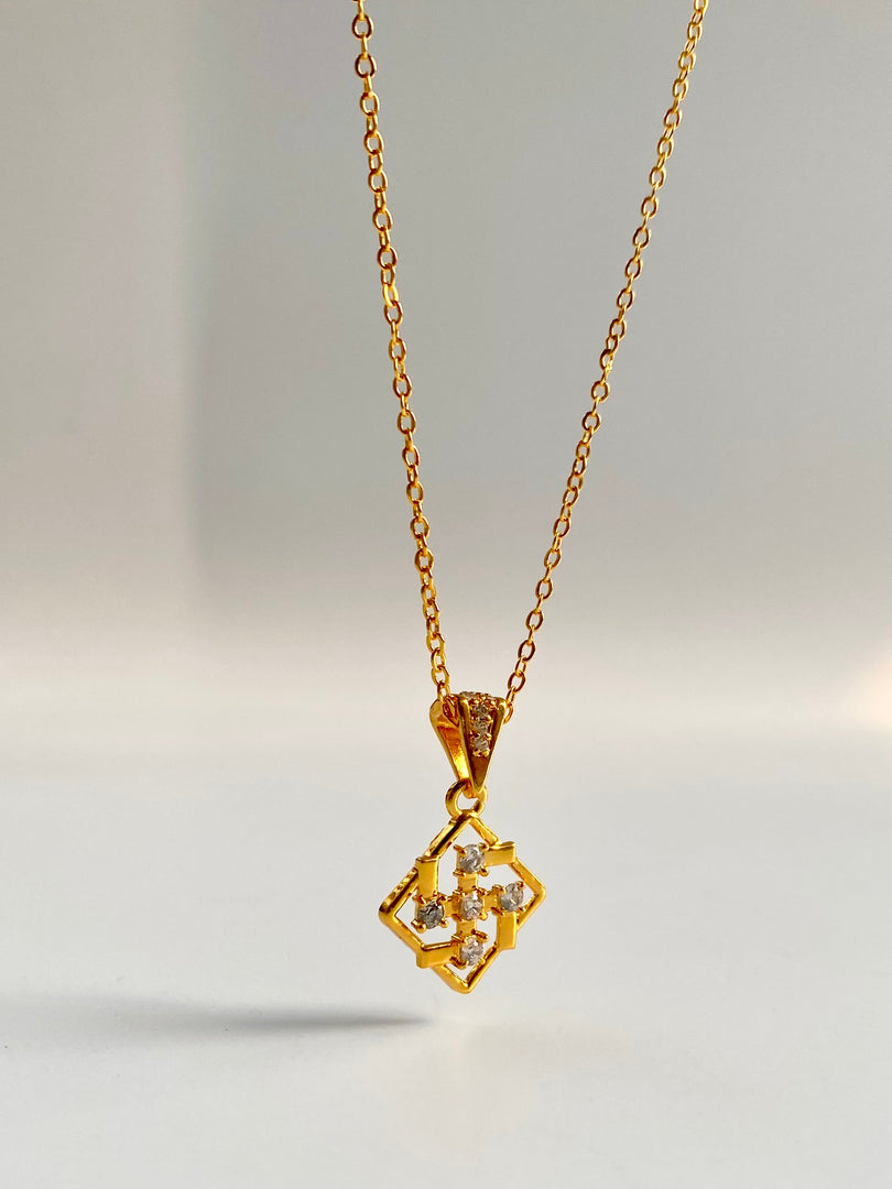 Sathiya Gold Chain Pendant