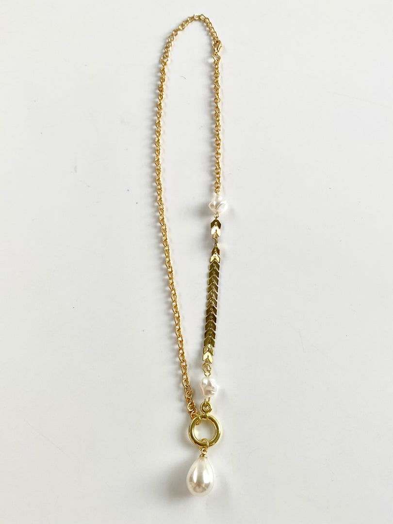 Single Layer Pearly Drop Necklace