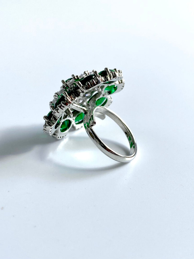 Elizabeth Emerald Green White Diamond Free Size Ring