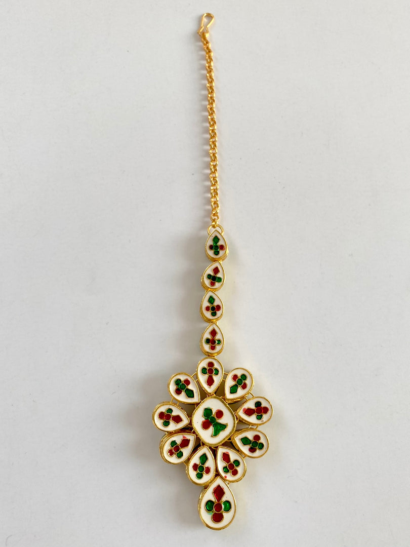 Evergreen Kundan Maangtika