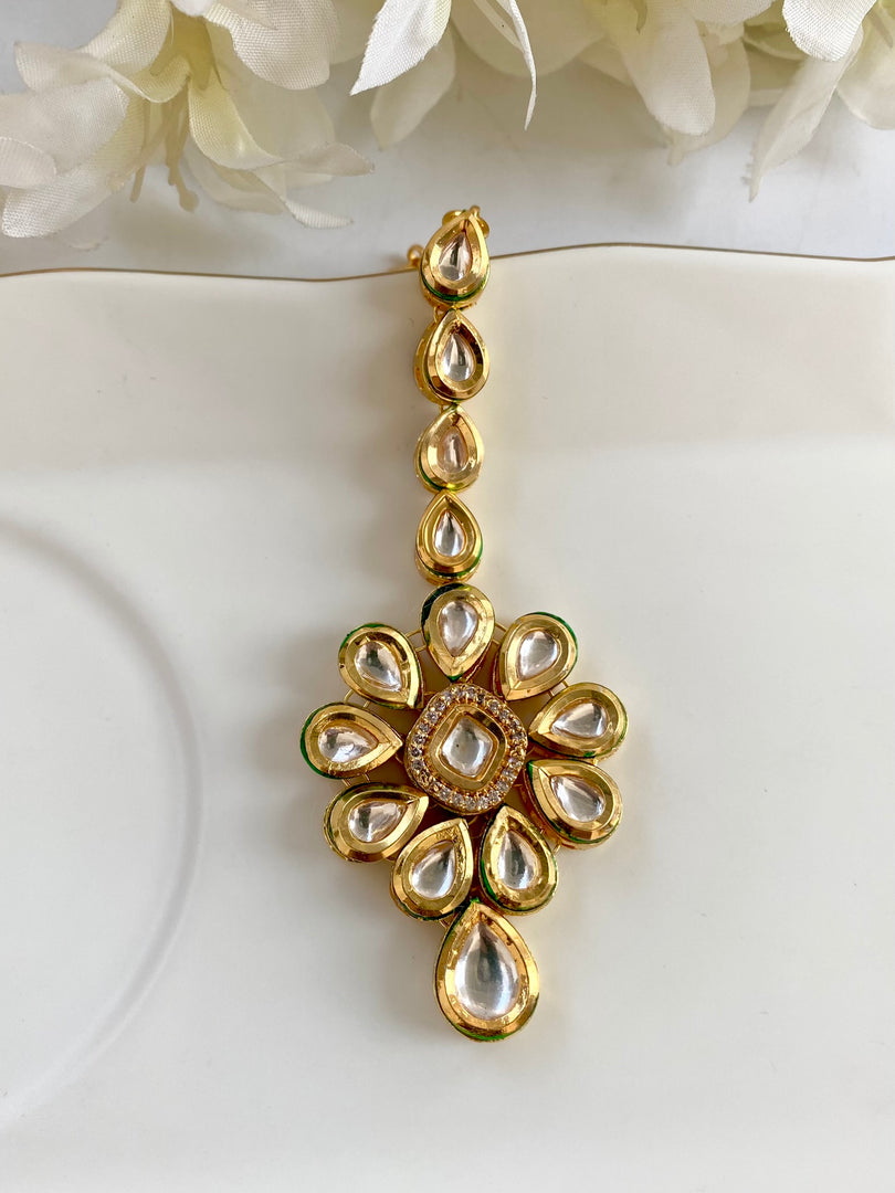 Evergreen Kundan Maangtika