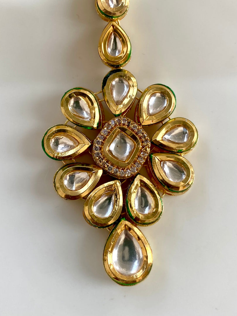 Evergreen Kundan Maangtika