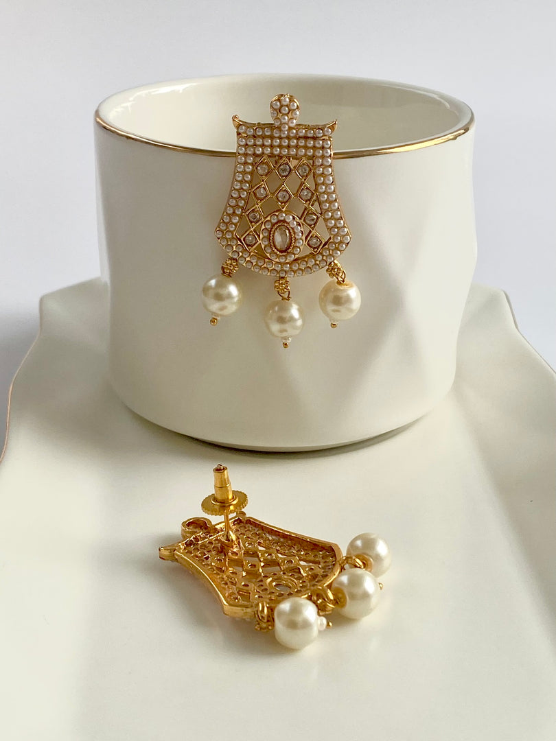 Myra Diamond N Pearl Necklace Set