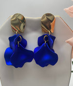 Load image into Gallery viewer, Straight Out of A Dream Dangling Earrings
