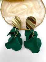 Load image into Gallery viewer, Straight Out of A Dream Dangling Earrings
